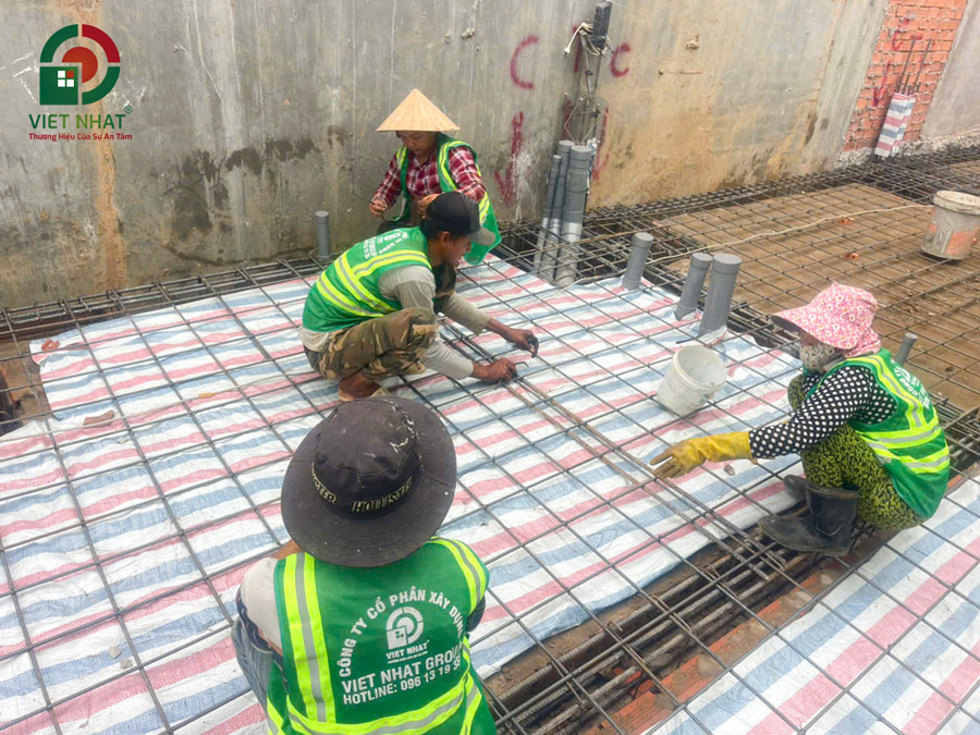 Hình ảnh thi công thép sàn tầng trệt