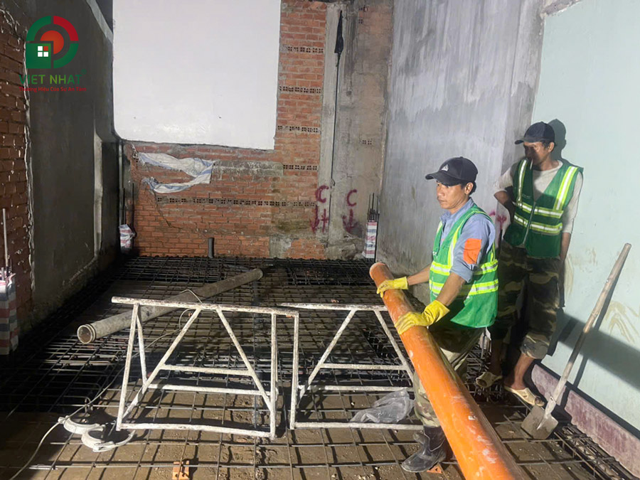 Hình ảnh thi công đổ bê tông sàn trệt