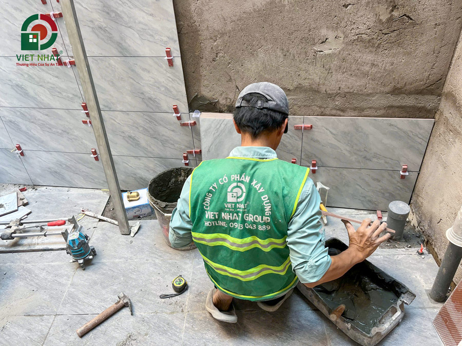 Hình ảnh thi công ốp lát gạch tường