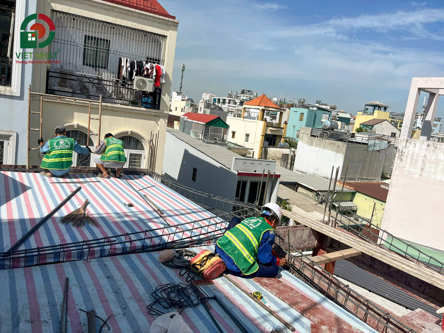 Hình ảnh thi công sắt thép sàn mái