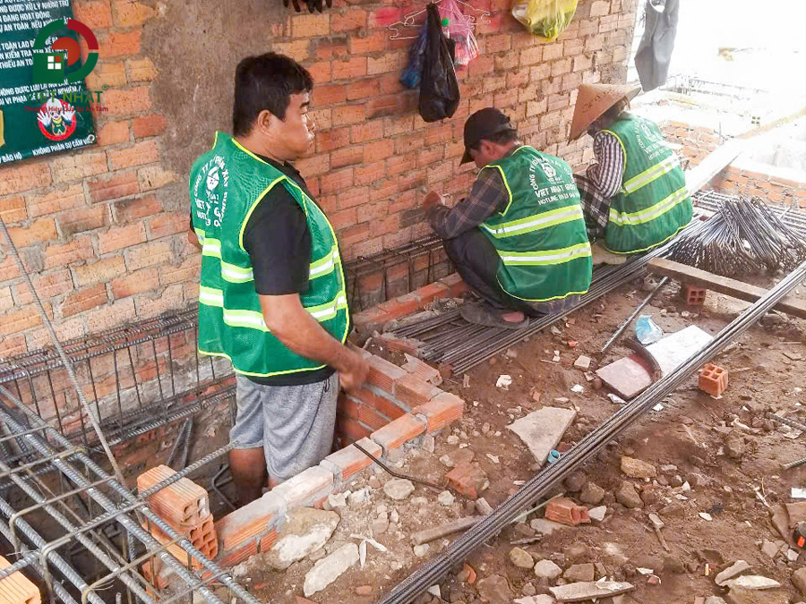 Hình ảnh thi công sắt thép đà kiềng móng