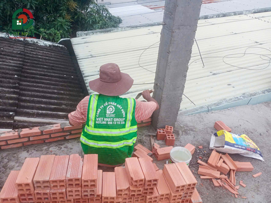 Hình ảnh thi công xây tường bao lầu 1