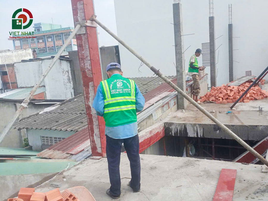 Hình ảnh thi công dựng cốp pha cột