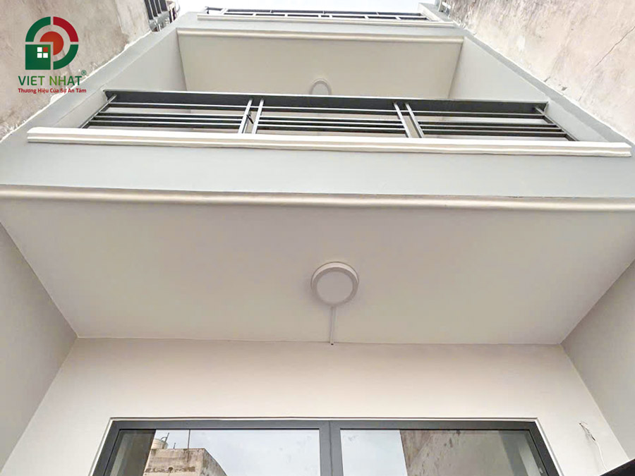 Hình ảnh bàn giao mặt tiền nhà 2 tầng tum sân thượng