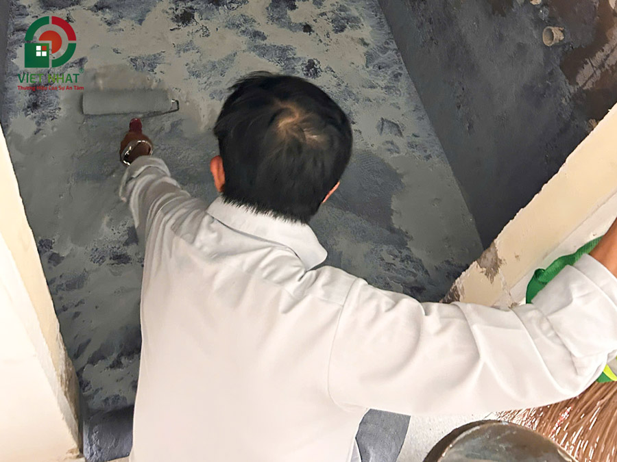 Hình ảnh thi công chống thấm sàn WC