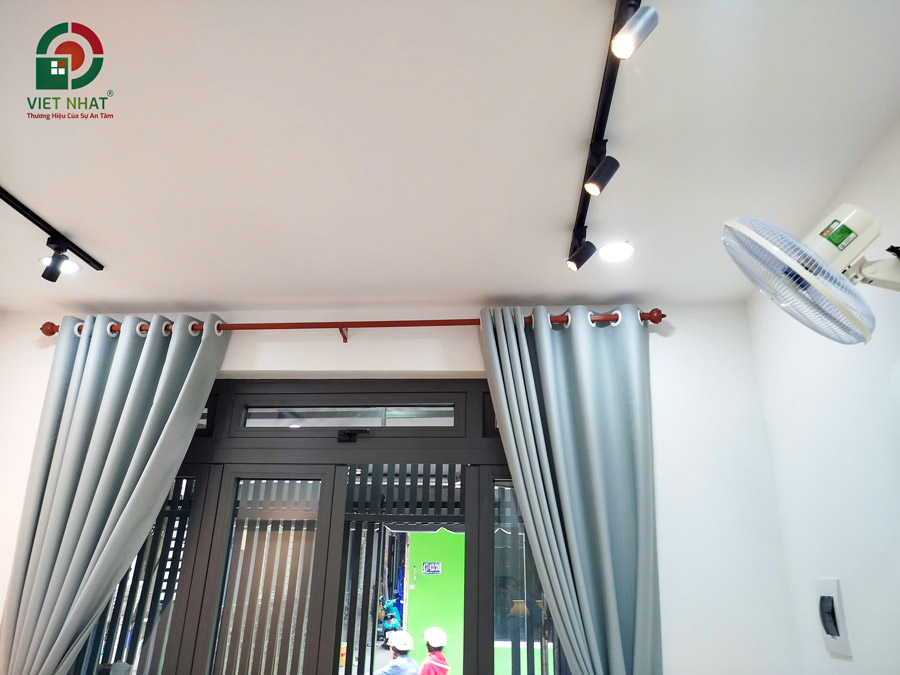 Hình ảnh bàn giao trần phòng khách