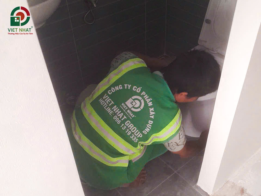 Hình ảnh thi công lắp đặt thiết bị vệ sinh