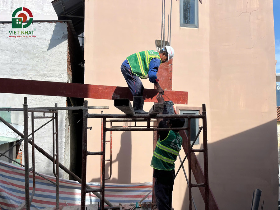 Thời Gian Tháo Cốp Pha Sau Khi Đổ Bê Tông Là Bao Lâu?