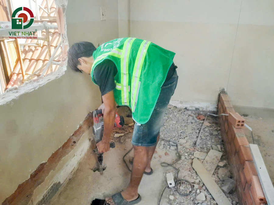 Hình ảnh thi công khoan đục sàn bê tông