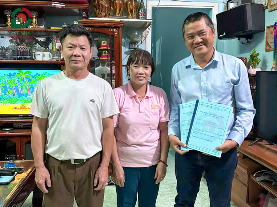 Ký Hợp Đồng Xây Dựng – Thiết Kế Thi Công Trọn Gói Nhà 3 Tầng 