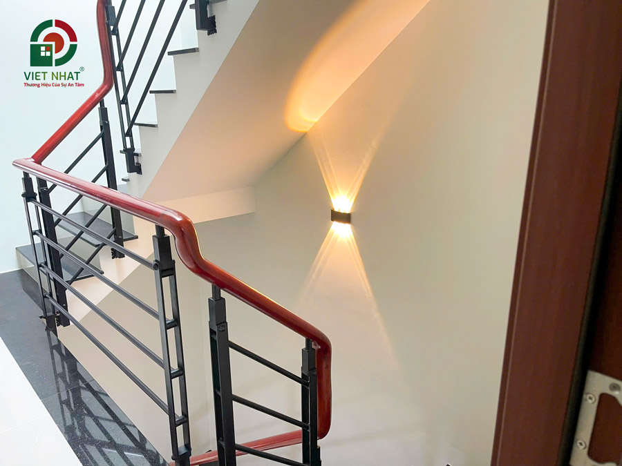 Hình ảnh bàn giao cầu thang bộ