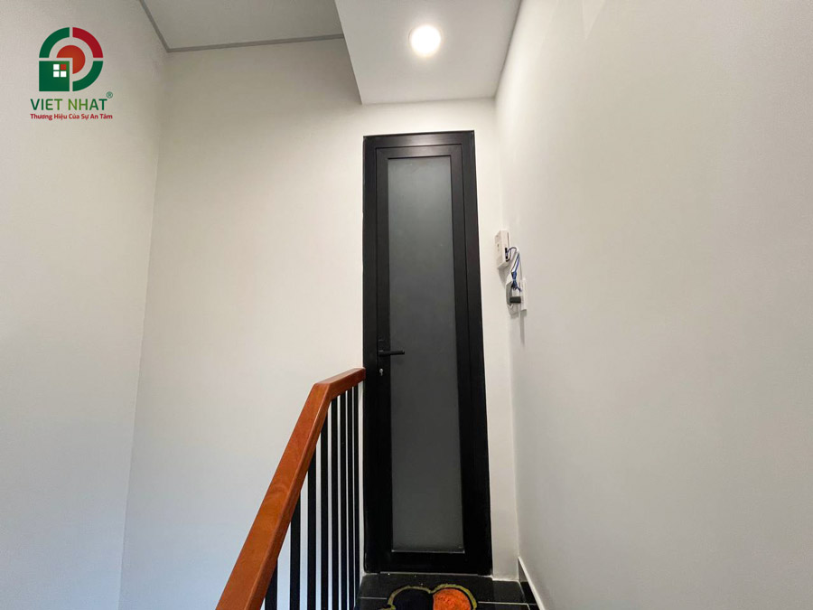 Hình ảnh WC vị trí lệch tầng