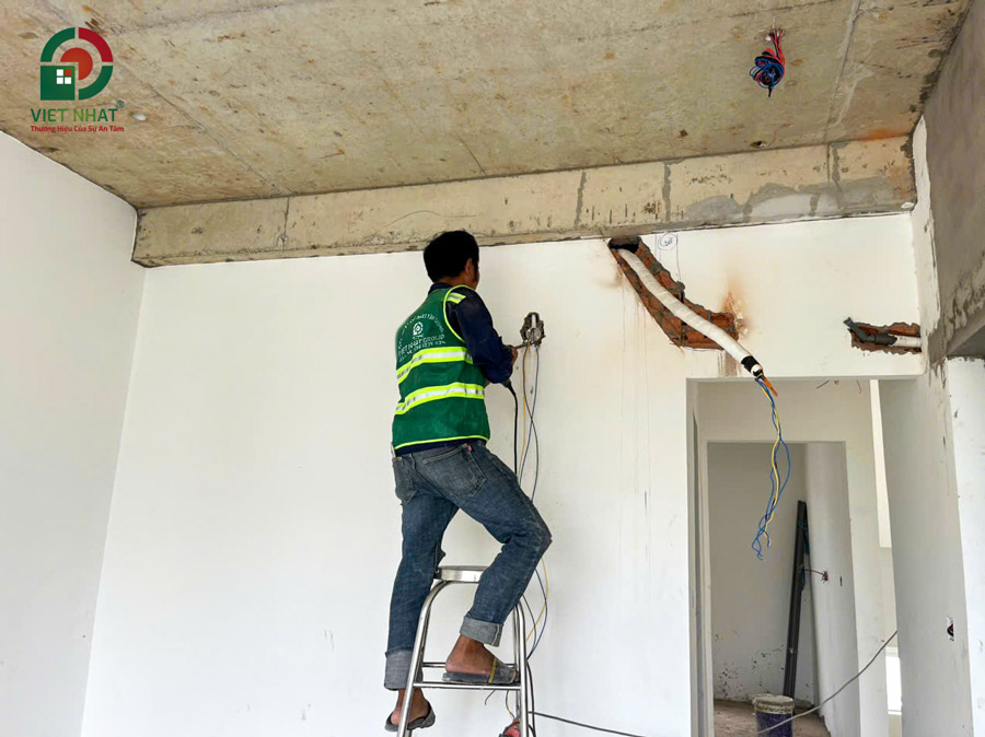Hình ảnh thi công lắp đặt đường điện âm tường