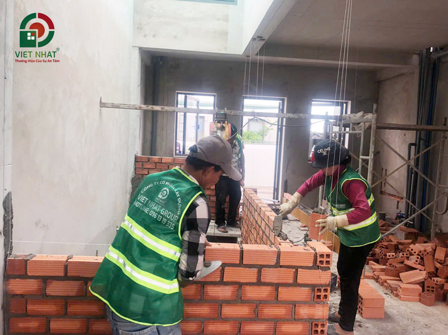 Hình ảnh thi công xây tường ngăn phòng