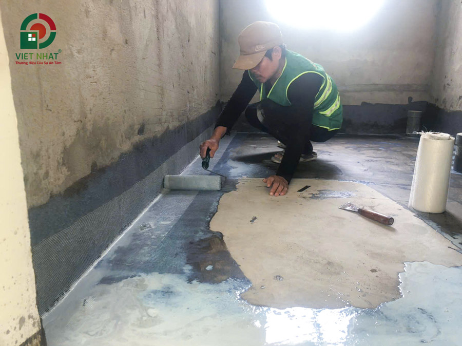 Hình ảnh thi công chống thấm sàn WC