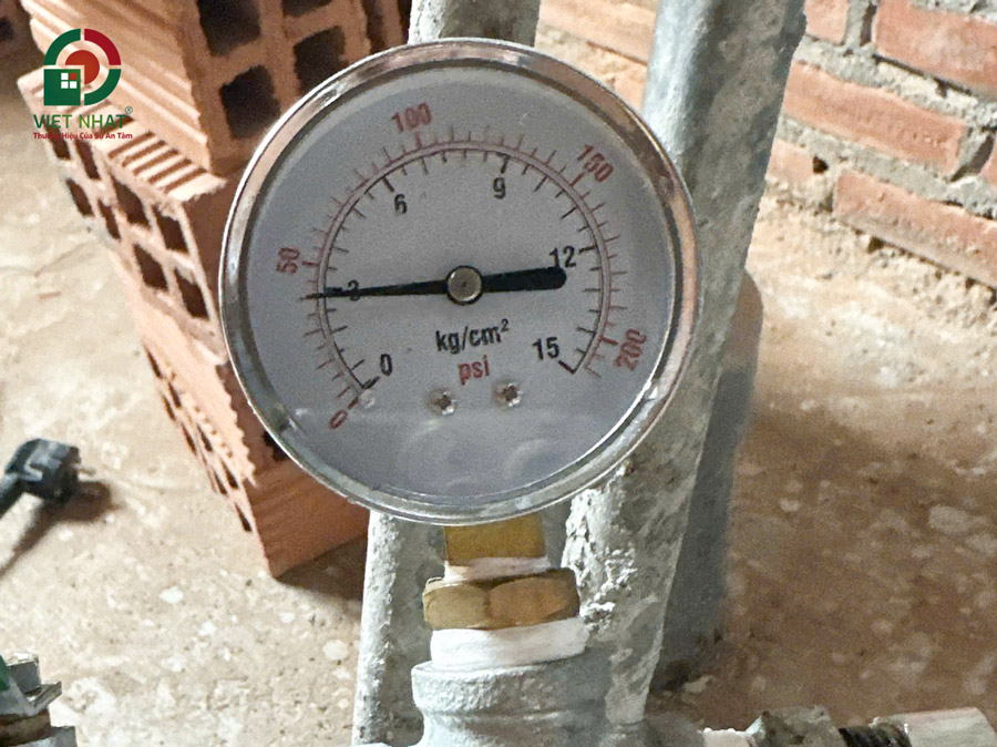 Hình ảnh kiểm tra áp lực nước