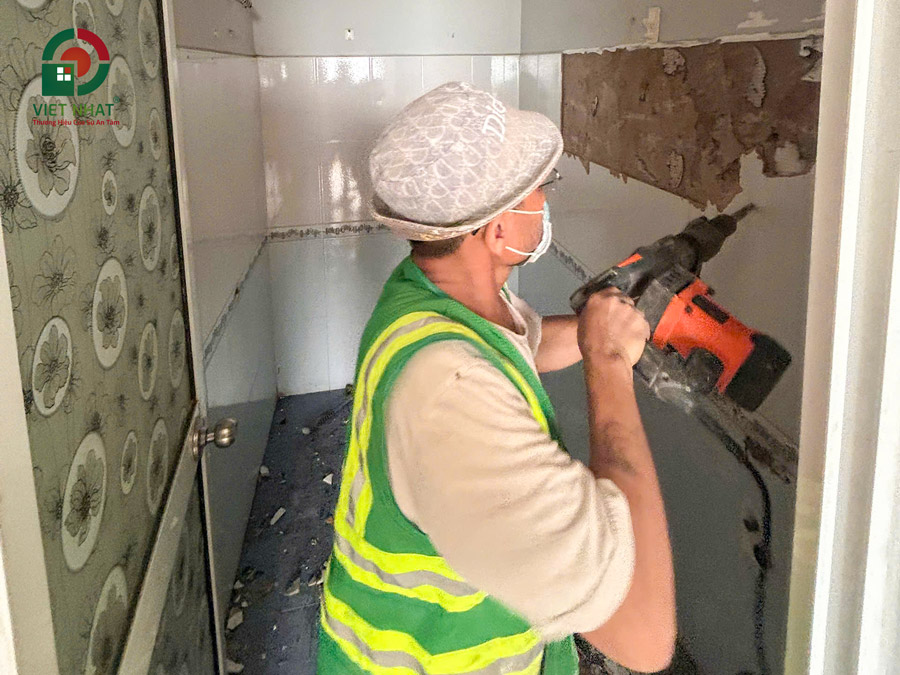 Hình ảnh thi công khoan đục gạch cũ