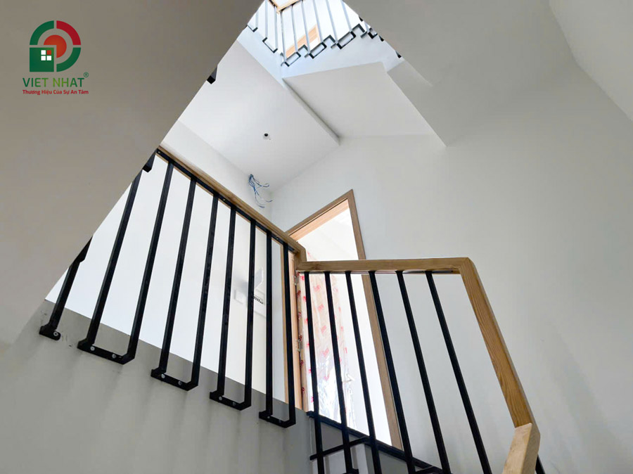 Hình ảnh bàn giao cầu thang bộ