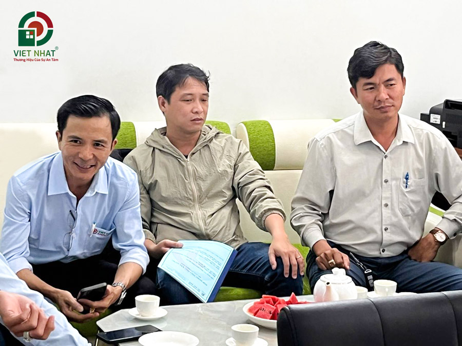 Hình ảnh Việt Nhật Group ký hợp đồng sửa nhà trọn gói Anh Bằng ở phường An Lạc
