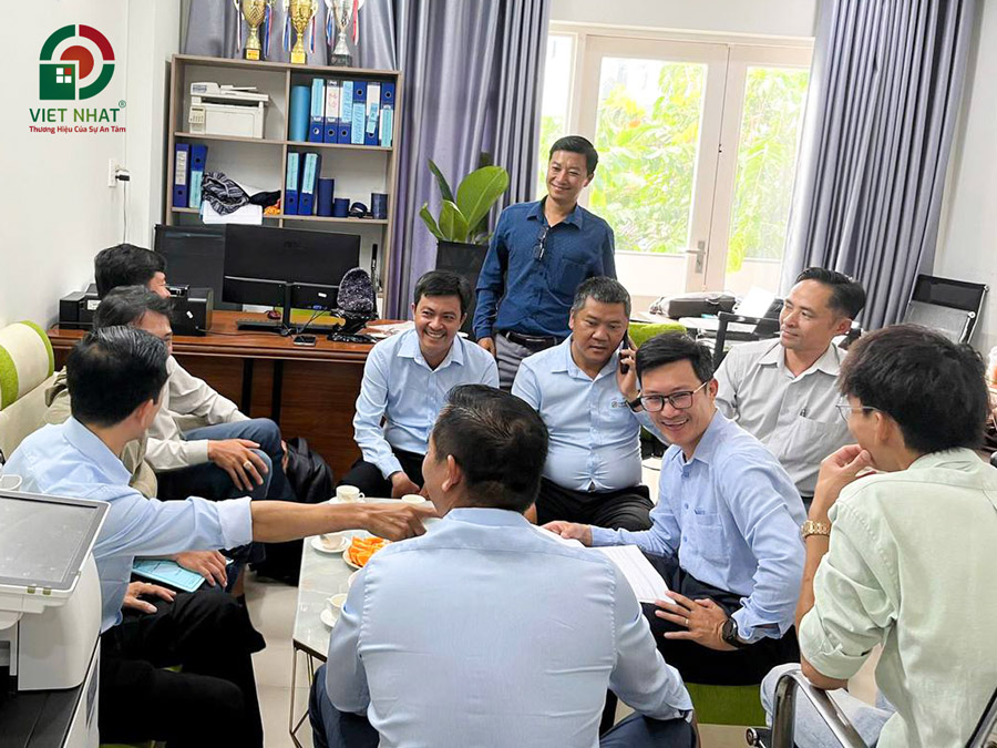 Hình ảnh Việt Nhật Group ký hợp đồng sửa nhà trọn gói Anh Bằng ở phường An Lạc