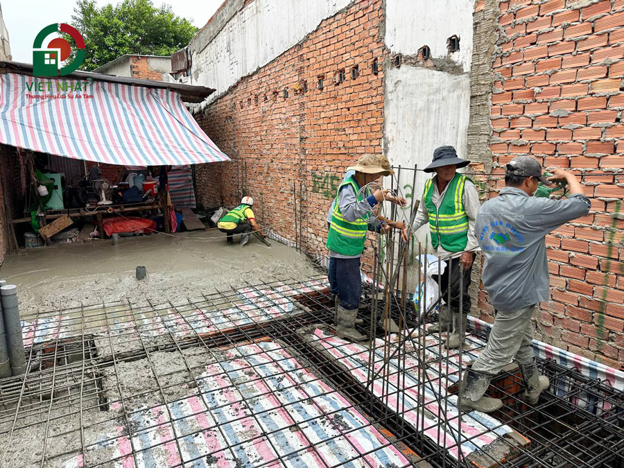 Hình ảnh thi công đổ bê tông sàn trệt