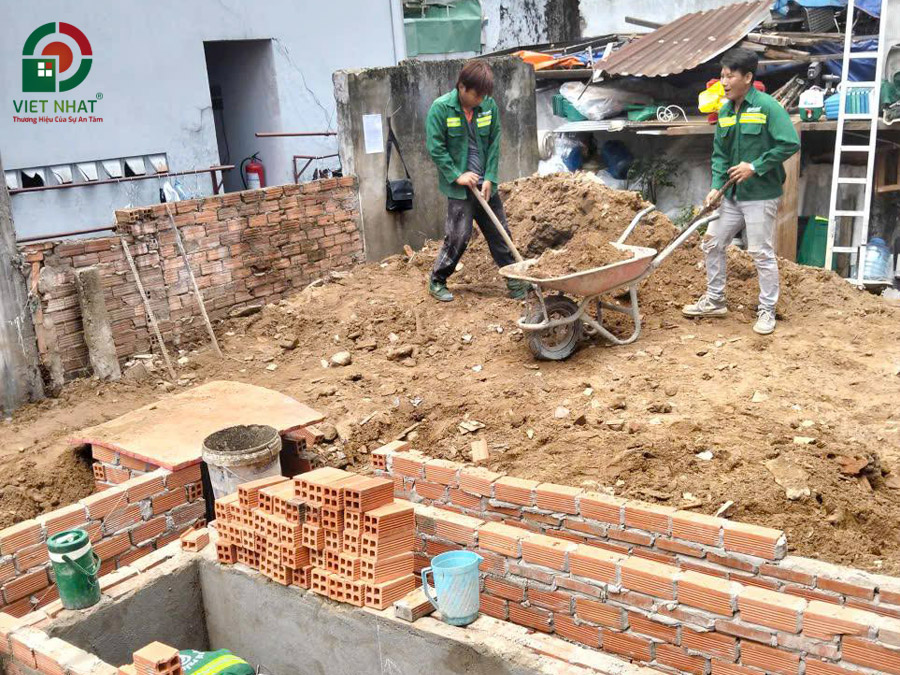 Hình ảnh phần móng đang được xây dựng, gia cố