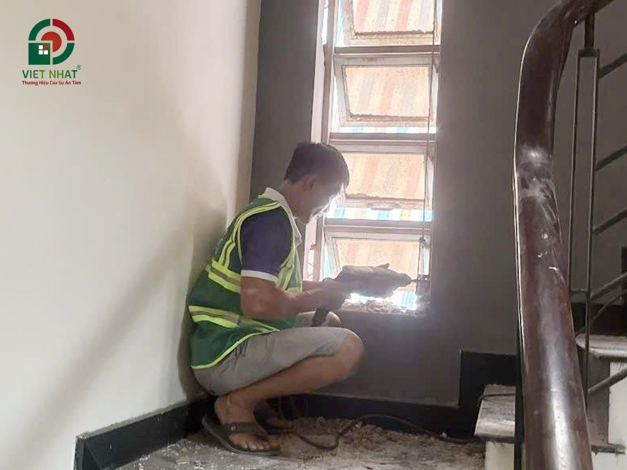 Thi công tháo gỡ hệ cửa